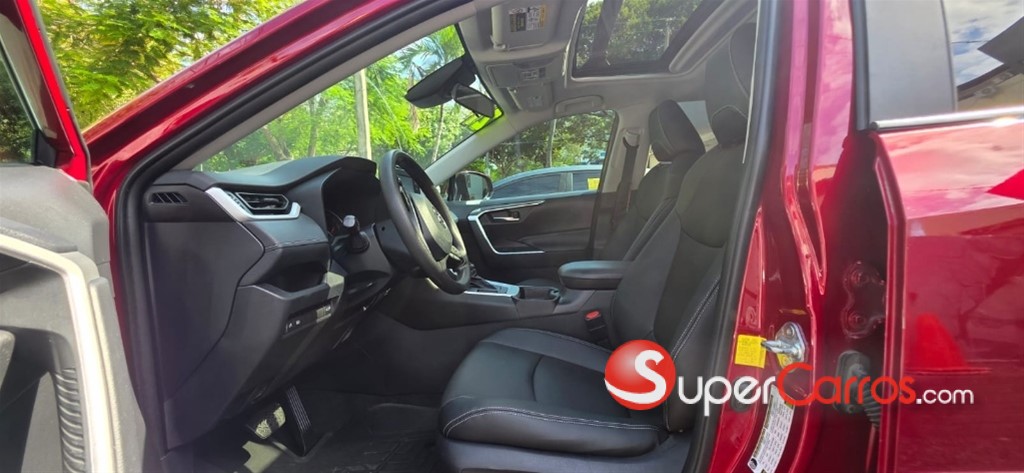 2021 Toyota RAV4 XLE PLUS — foto 4 / 9