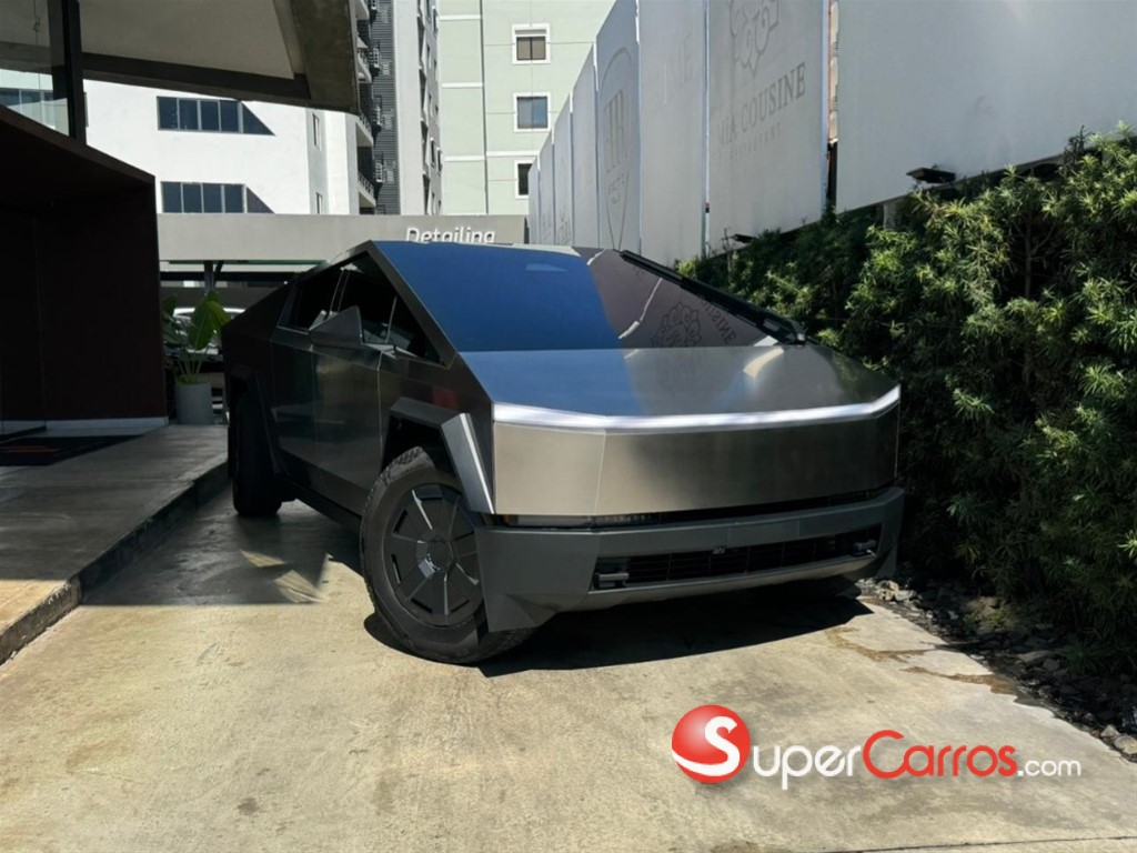 2025 Tesla CyberTruck