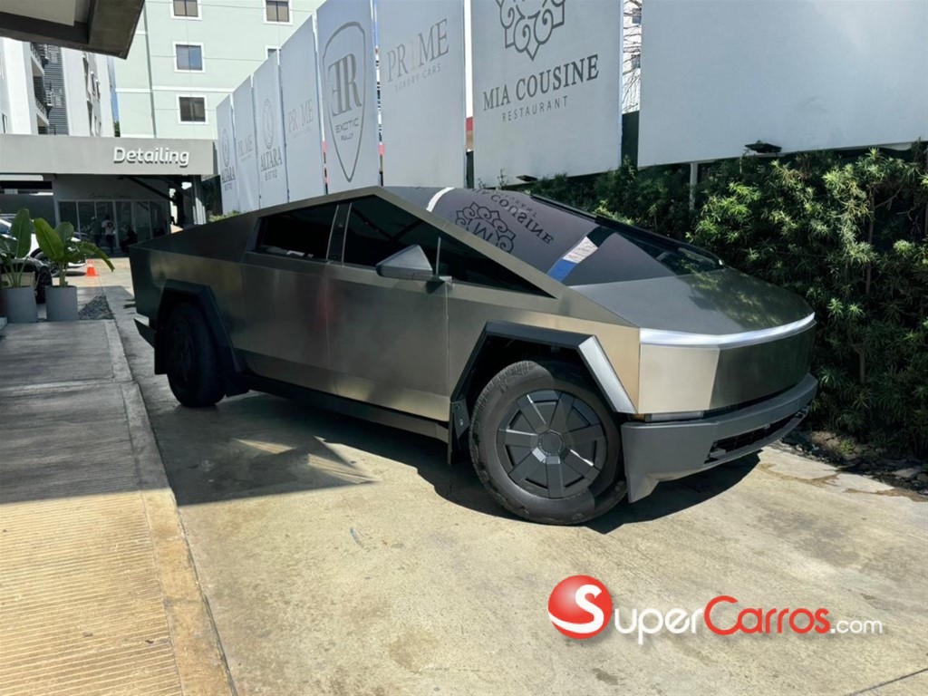 2025 Tesla CyberTruck — foto 2 / 11