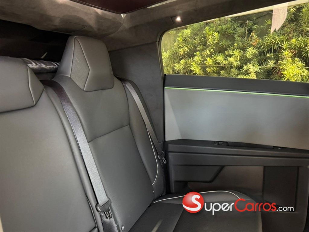 2025 Tesla CyberTruck — foto 4 / 11