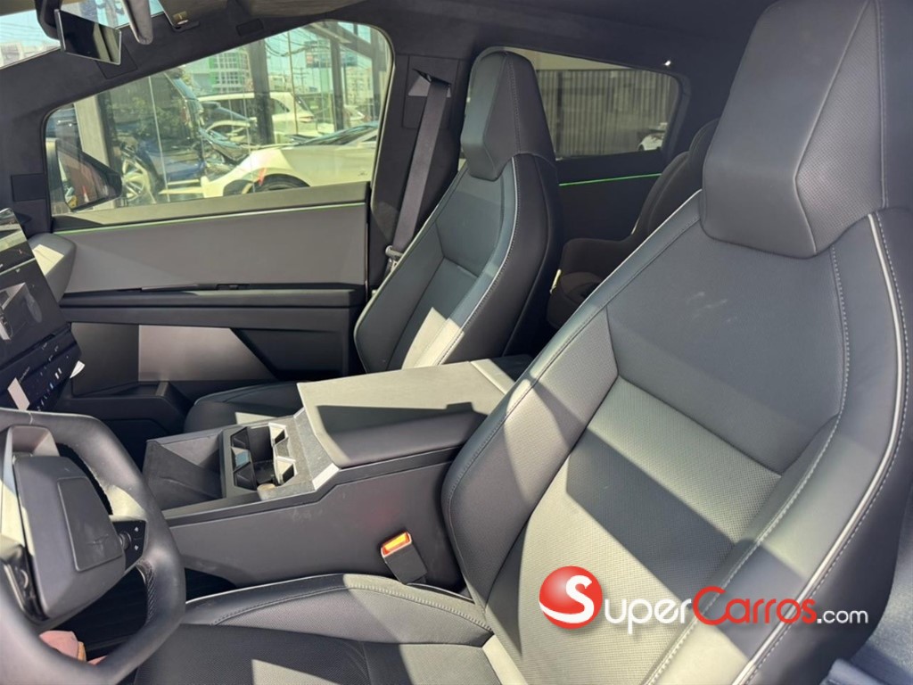 2025 Tesla CyberTruck — foto 5 / 11