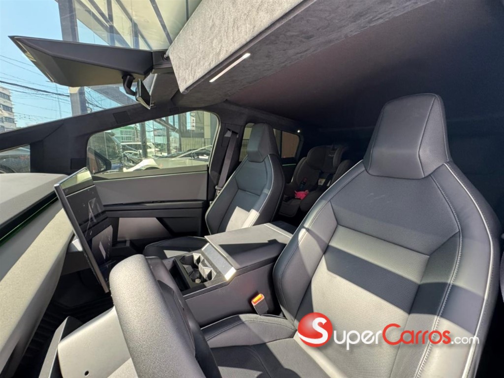 2025 Tesla CyberTruck — foto 8 / 11