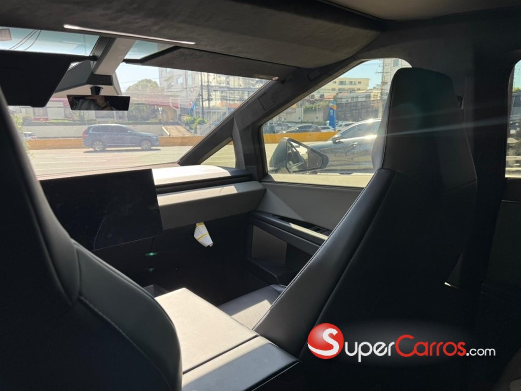 2025 Tesla CyberTruck — foto 11 / 11