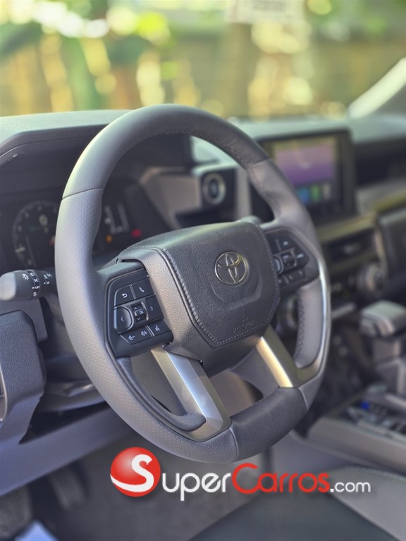 2026 Toyota 4 Runner SR5 — foto 2 / 4