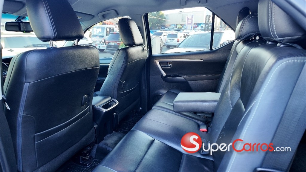 2022 Toyota Fortuner SRV — foto 12 / 12