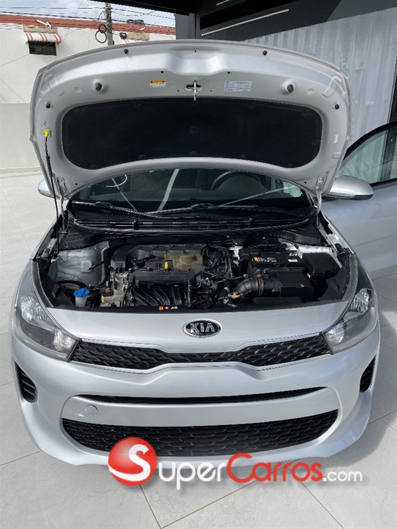 2020 Kia Rio LX — foto 8 / 10