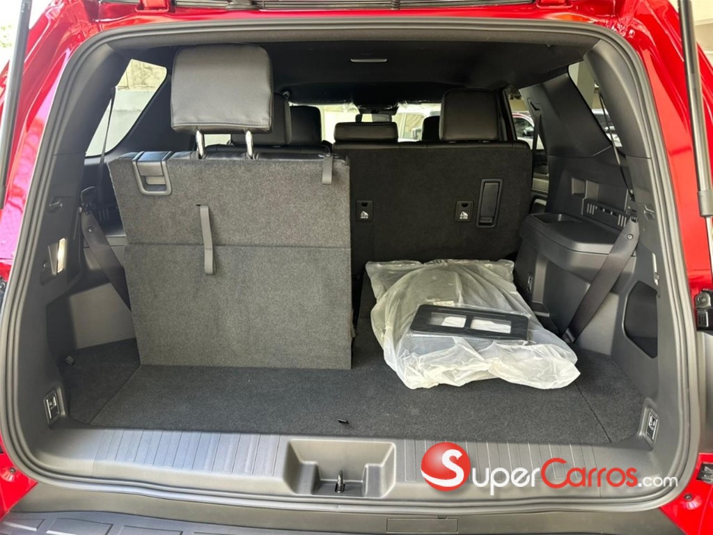 2027 Toyota 4 Runner SR5 — foto 7 / 11