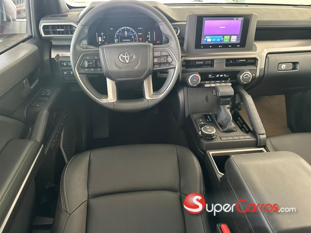 2027 Toyota 4 Runner SR5 — foto 9 / 11