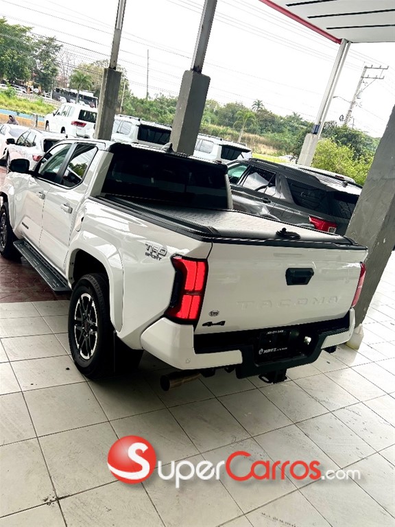 2024 Toyota Tacoma TRD SPORT — foto 9 / 12