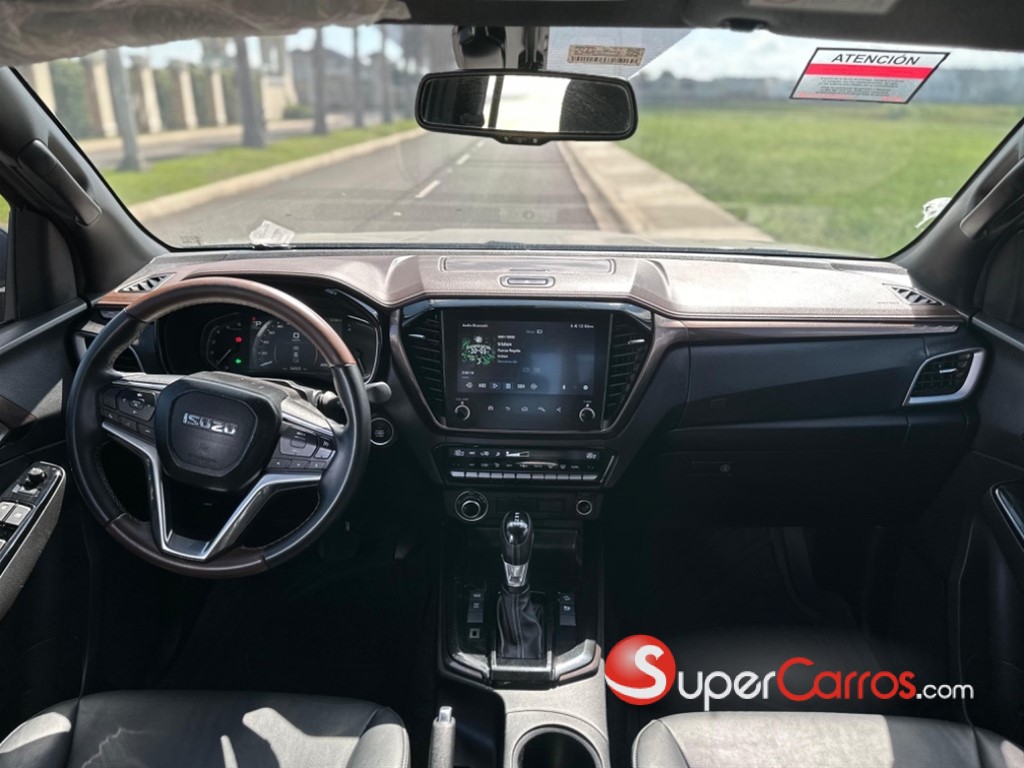 2025 Isuzu DMAX LSE — foto 9 / 10