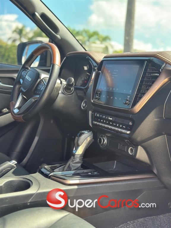 2025 Isuzu DMAX LSE — foto 10 / 10