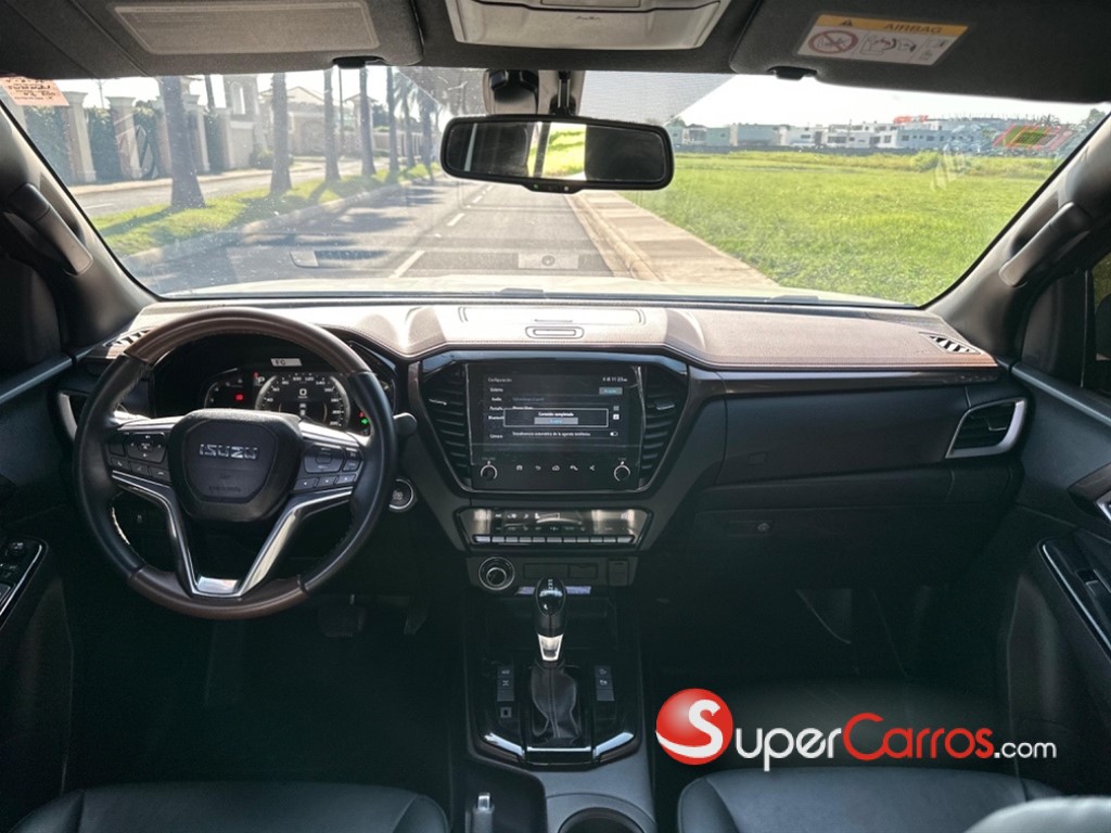 2025 Isuzu DMAX LSE — foto 9 / 10