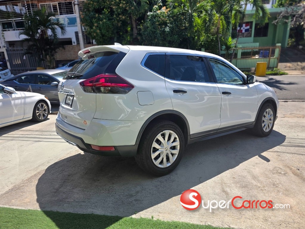 2020 Nissan Rogue S — foto 2 / 10