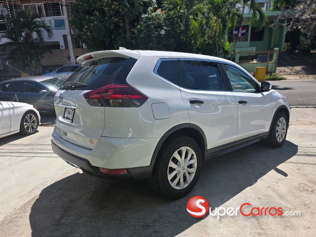 2020 Nissan Rogue S — foto 6 / 10