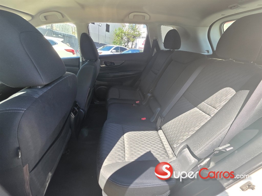 2020 Nissan Rogue S — foto 7 / 10