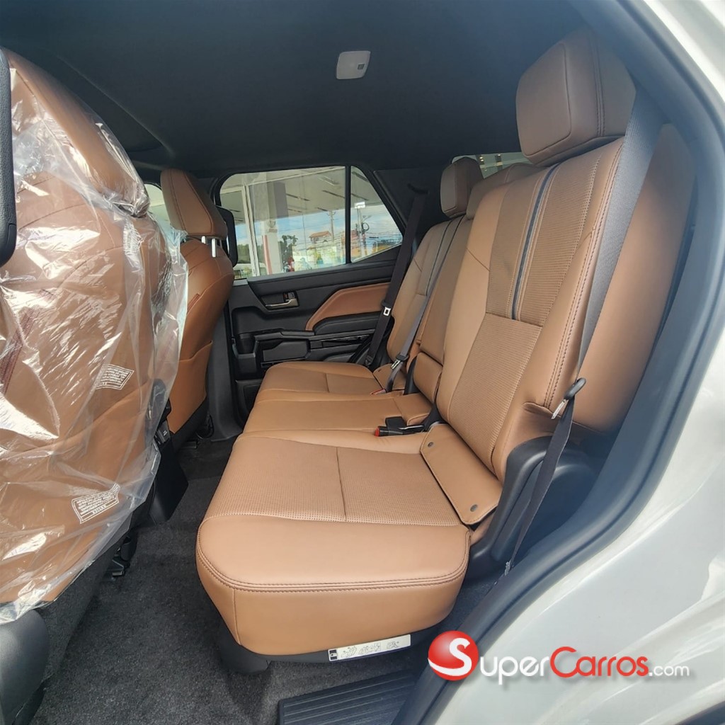 2026 Toyota 4 Runner Limited — foto 9 / 12