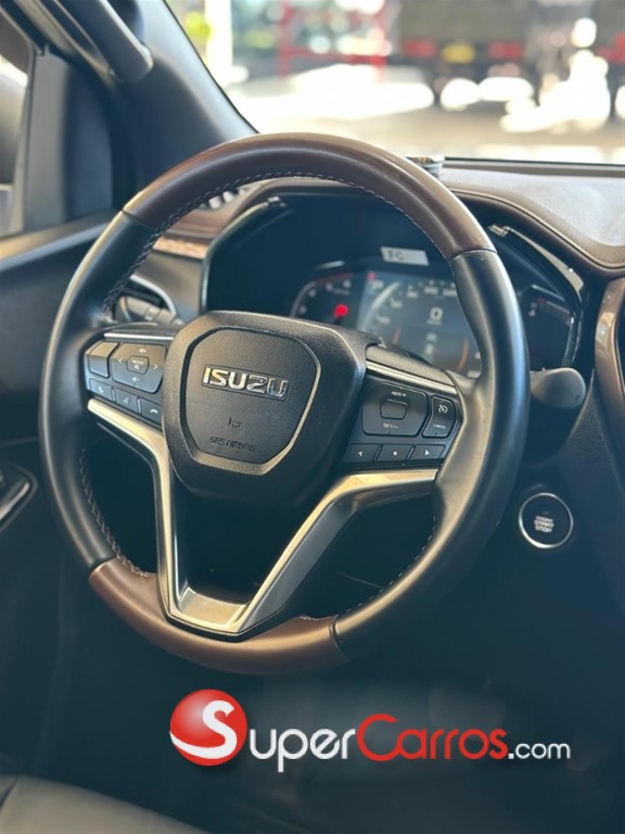 2025 Isuzu DMAX LSE — foto 9 / 12