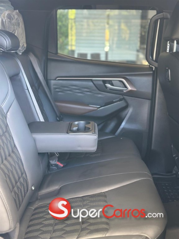 2025 Isuzu DMAX LSE — foto 11 / 12