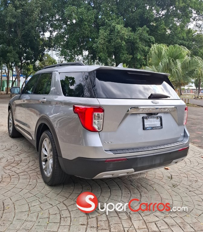 2020 Ford Explorer XLT — foto 6 / 11