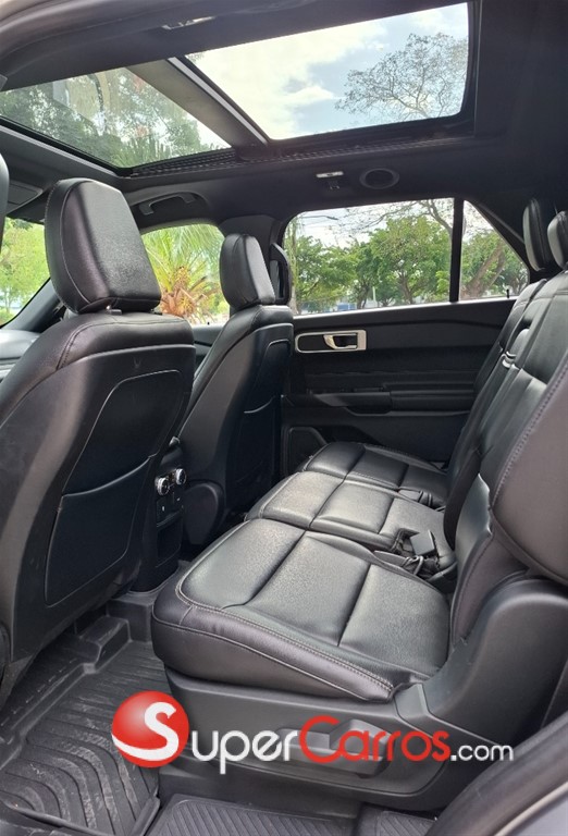 2020 Ford Explorer XLT — foto 8 / 11
