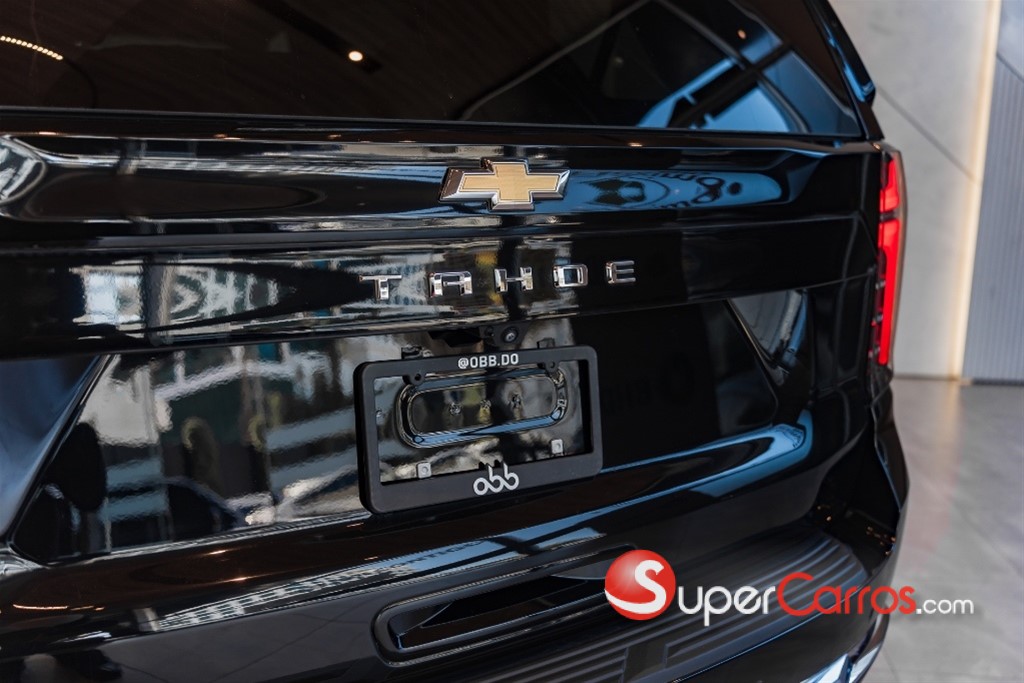 2025 Chevrolet Tahoe LS — foto 8 / 12