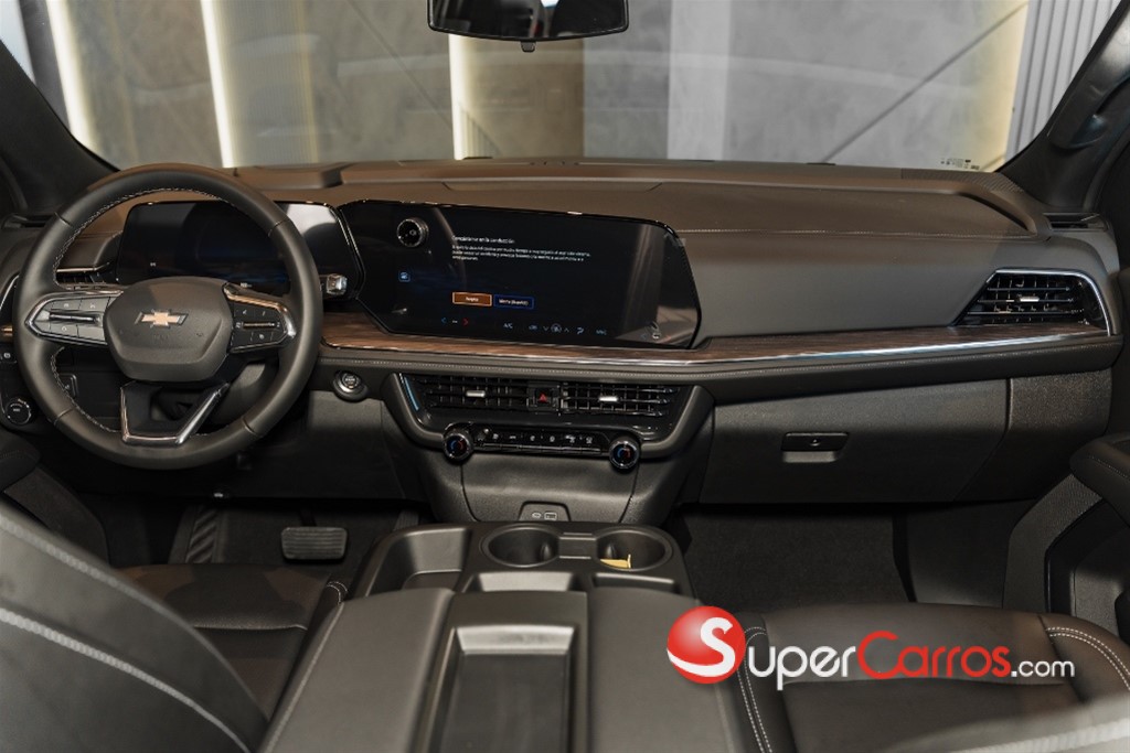 2025 Chevrolet Tahoe LS — foto 11 / 12