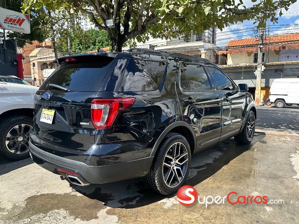 2016 Ford Explorer Limited — foto 4 / 8