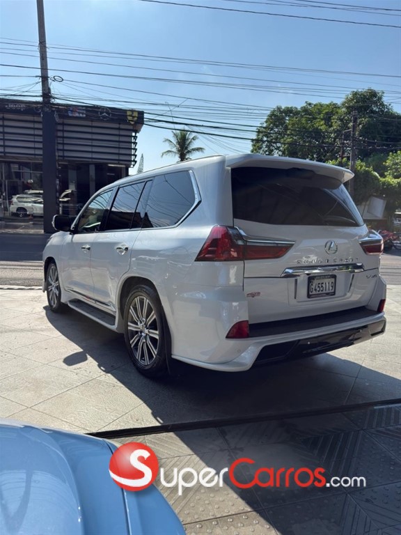 2017 Lexus LX 570 Sport Plus — foto 2 / 12