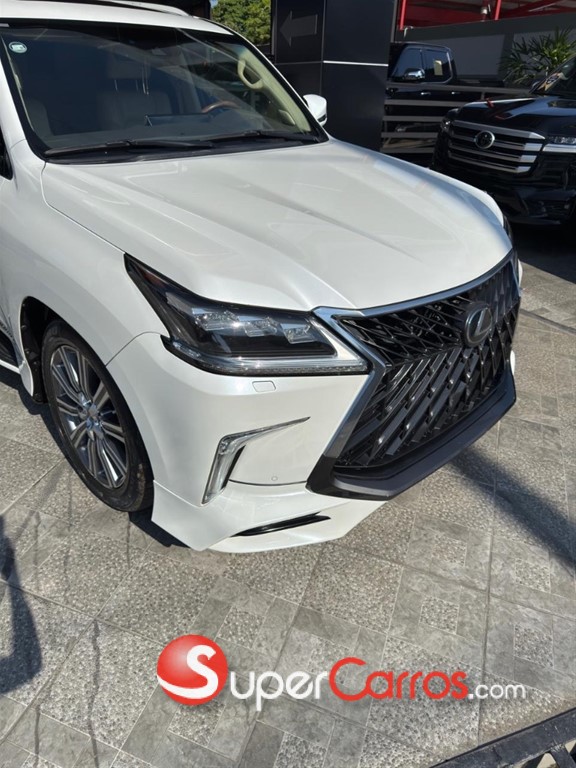 2017 Lexus LX 570 Sport Plus — foto 4 / 12