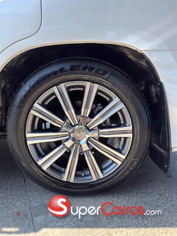 2017 Lexus LX 570 Sport Plus — foto 5 / 12
