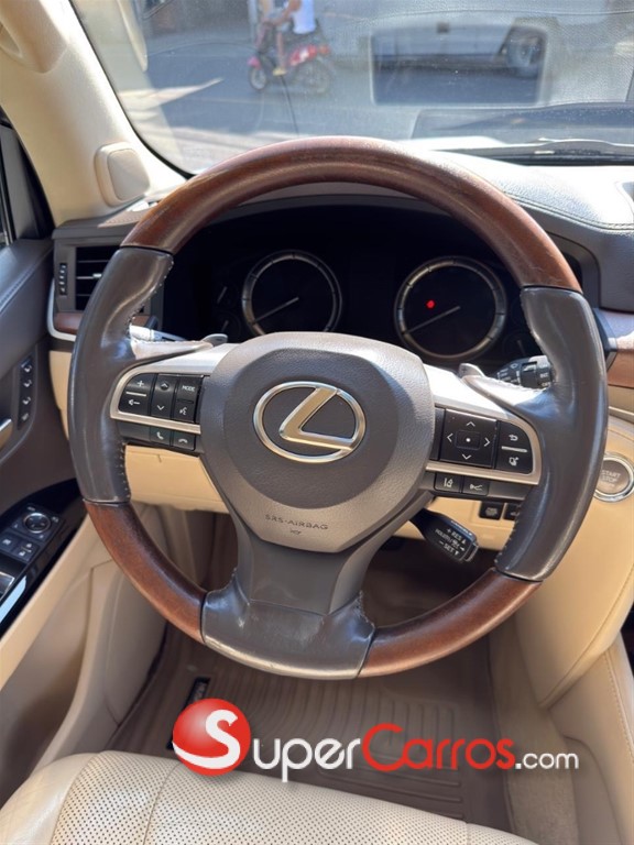 2017 Lexus LX 570 Sport Plus — foto 9 / 12