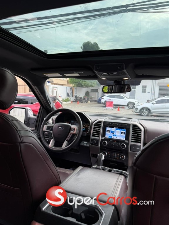 2017 Ford F 150 Platinum — foto 2 / 7