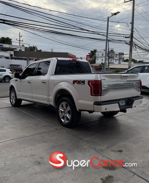 2017 Ford F 150 Platinum — foto 5 / 7