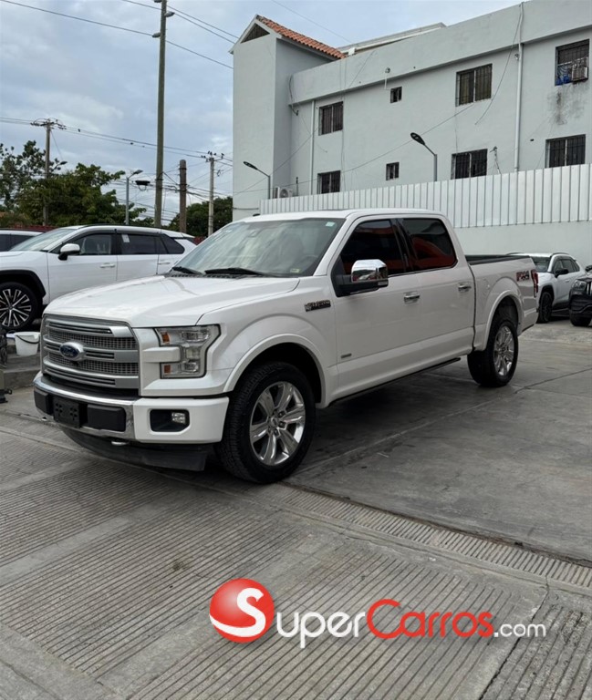 2017 Ford F 150 Platinum — foto 6 / 7
