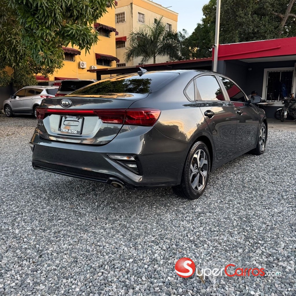 2021 Kia Forte LXS — foto 6 / 11