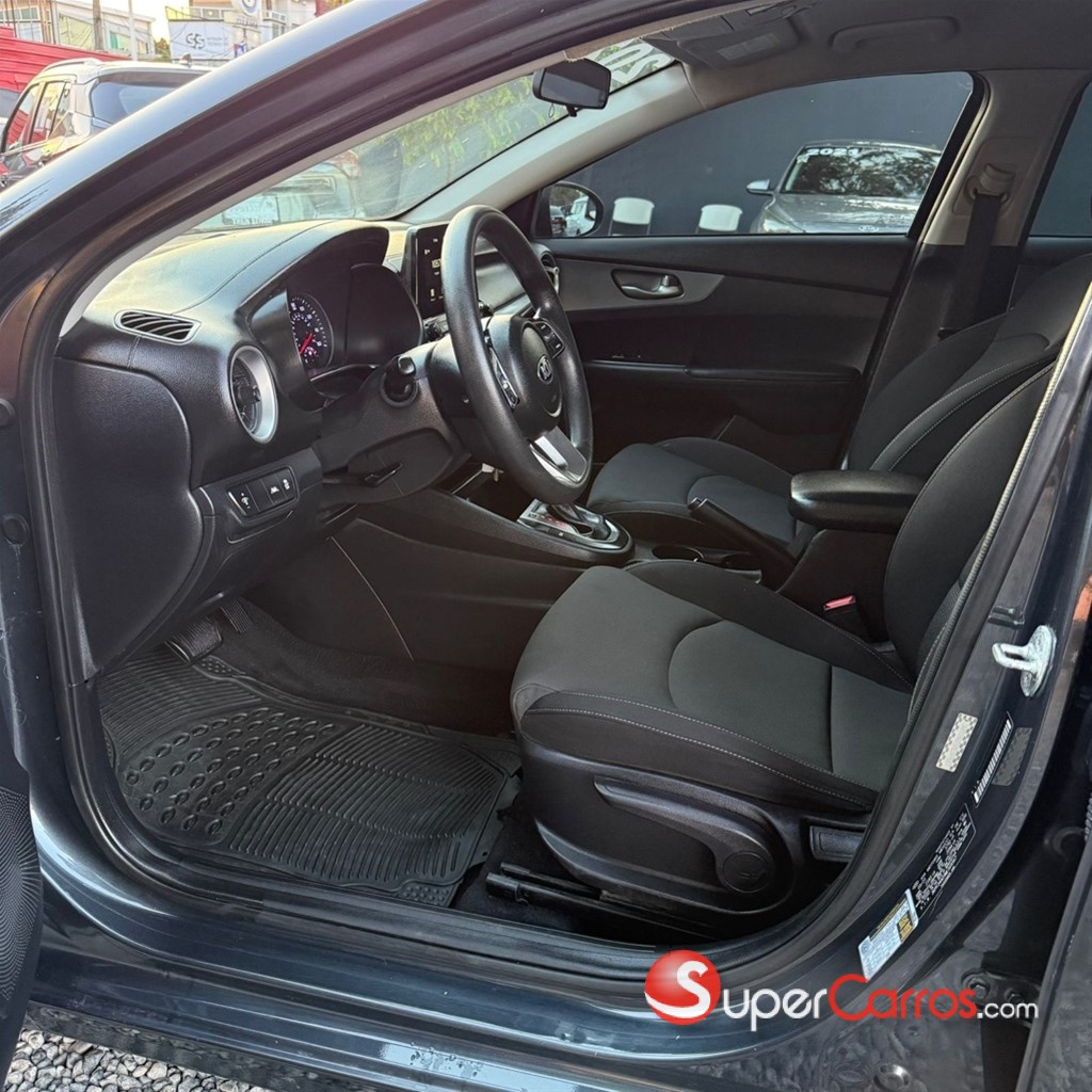 2021 Kia Forte LXS — foto 7 / 11