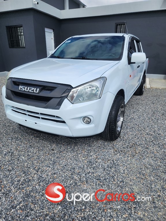 2017 Isuzu DMAX LS — foto 2 / 12