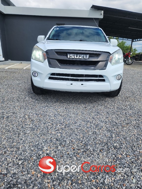 2017 Isuzu DMAX LS — foto 5 / 12