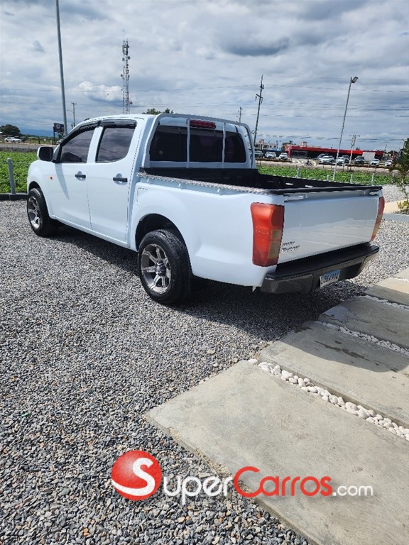 2017 Isuzu DMAX LS — foto 6 / 12