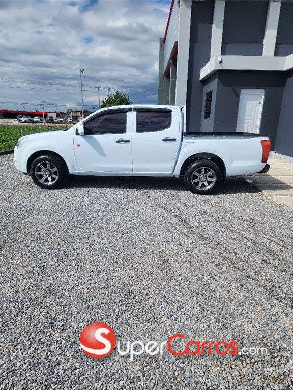 2017 Isuzu DMAX LS — foto 7 / 12