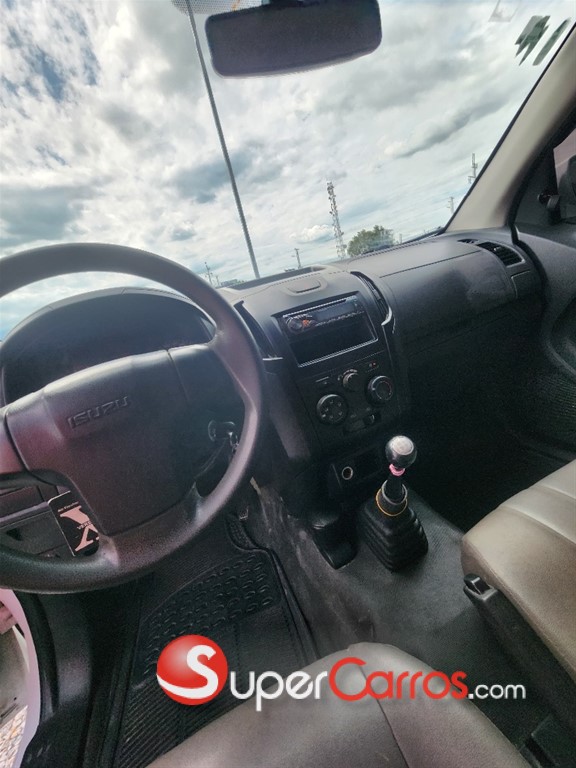 2017 Isuzu DMAX LS — foto 10 / 12