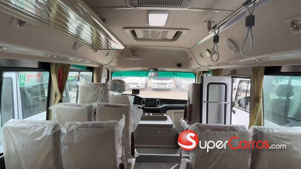 2025 Toyota Coaster — foto 5 / 12