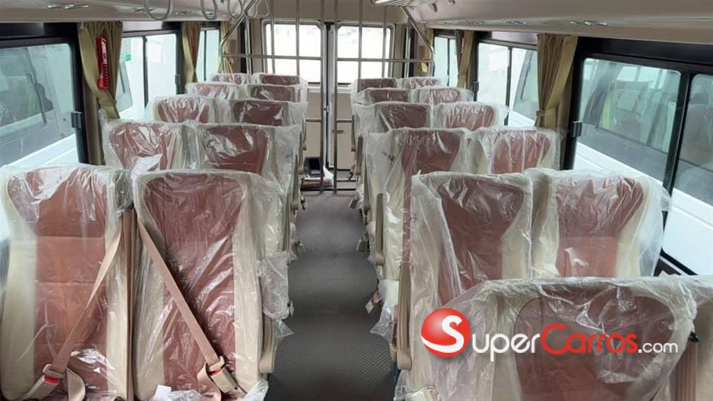 2025 Toyota Coaster — foto 6 / 12