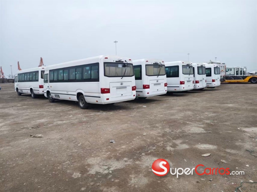 2025 Toyota Coaster — foto 11 / 12