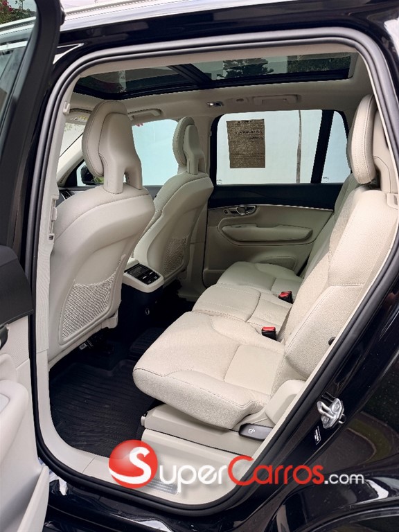 2020 Volvo XC90 Momentum T6 — foto 9 / 12
