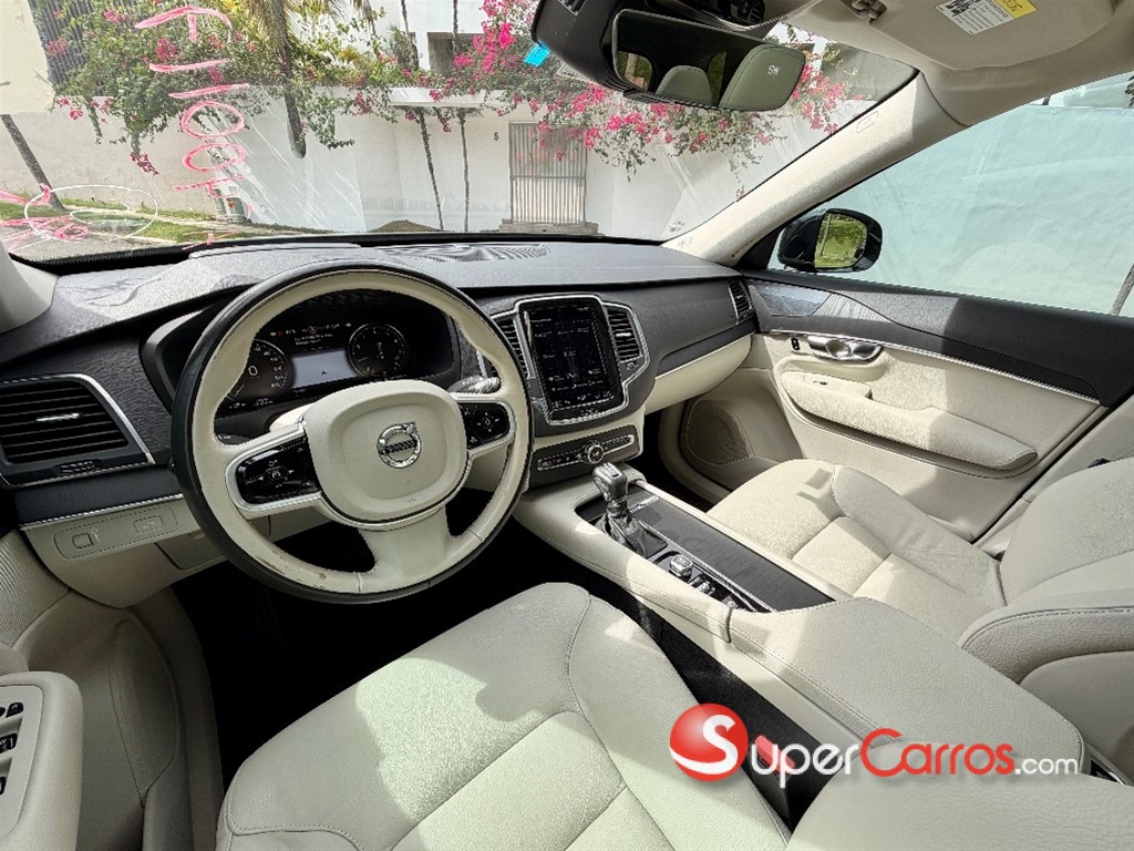 2020 Volvo XC90 Momentum T6 — foto 10 / 12