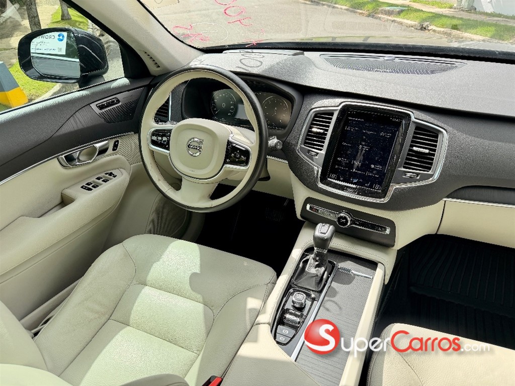 2020 Volvo XC90 Momentum T6 — foto 11 / 12