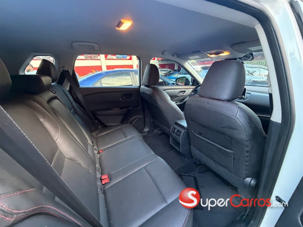 2021 Nissan Rogue — foto 8 / 9