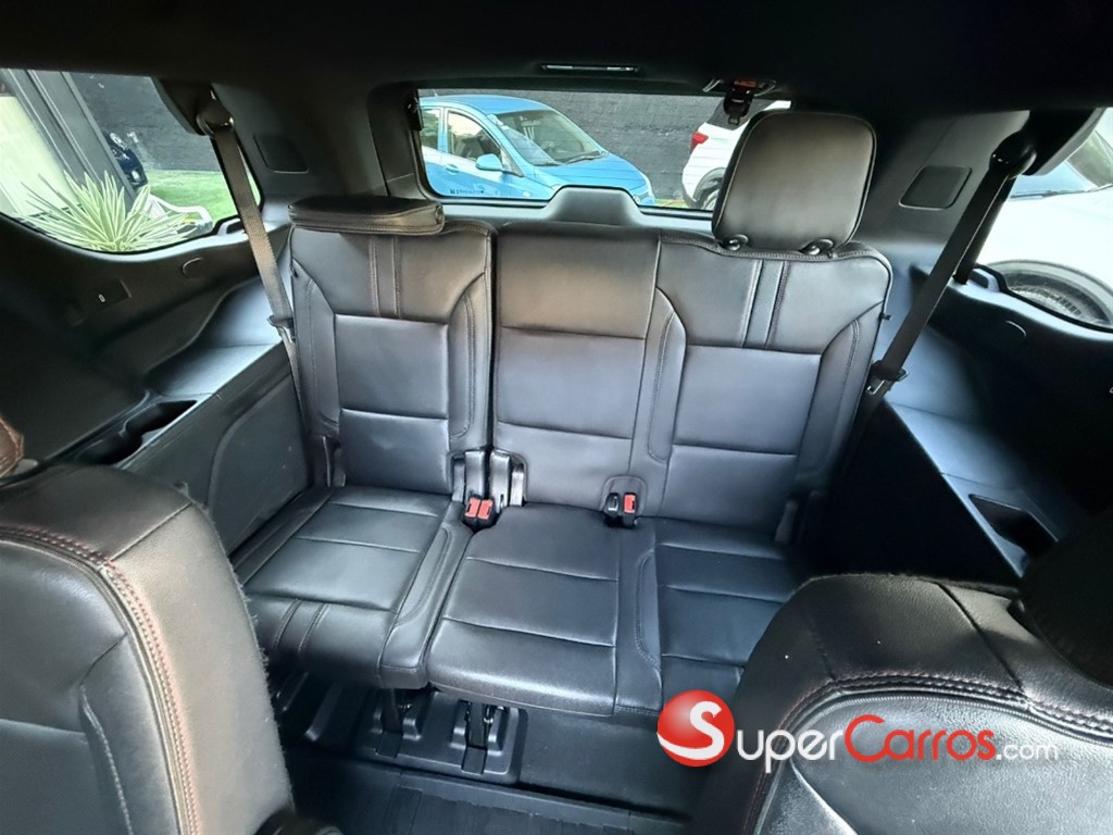 2022 Chevrolet Tahoe RST — foto 10 / 12