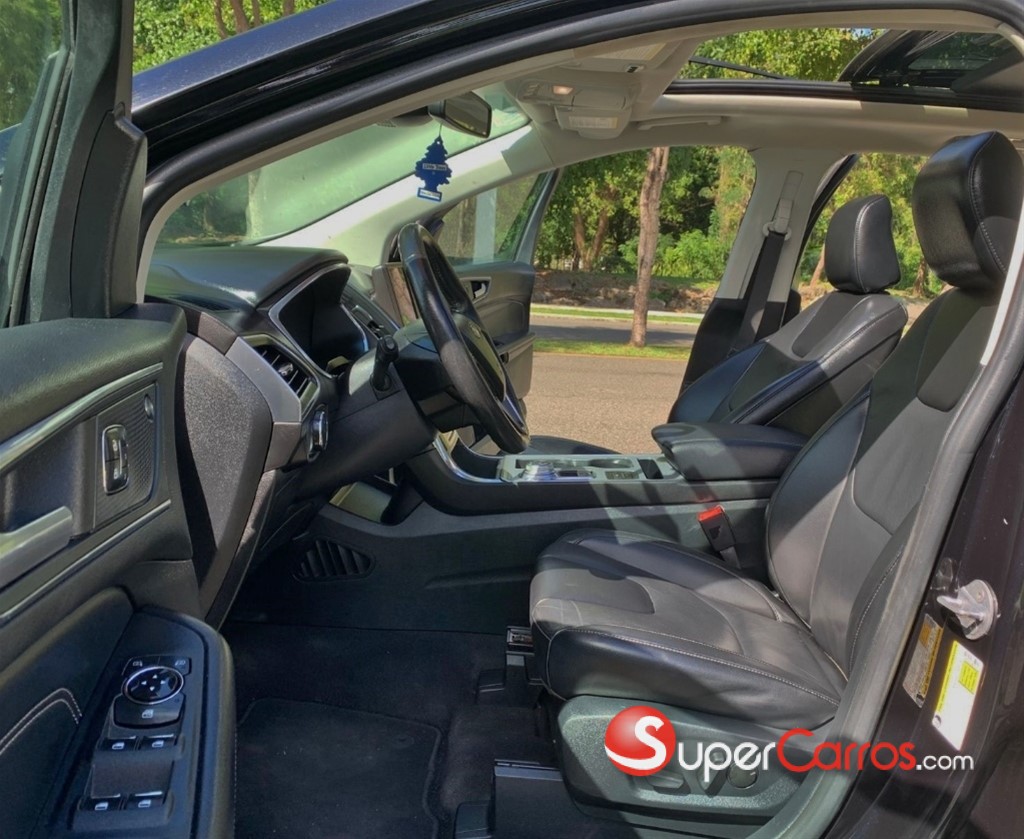 2021 Ford EDGE Titanium — foto 6 / 12